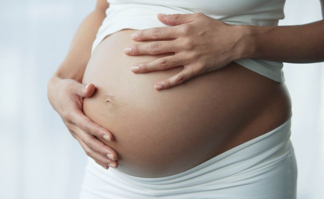 Une femme enceinte