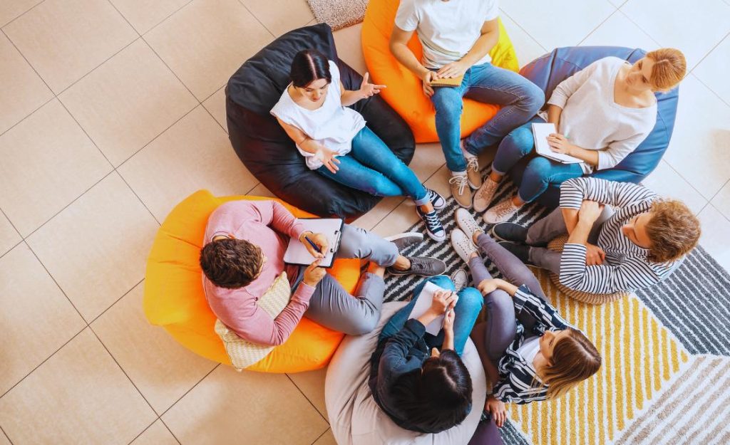 Une séance de sophrologie de groupe