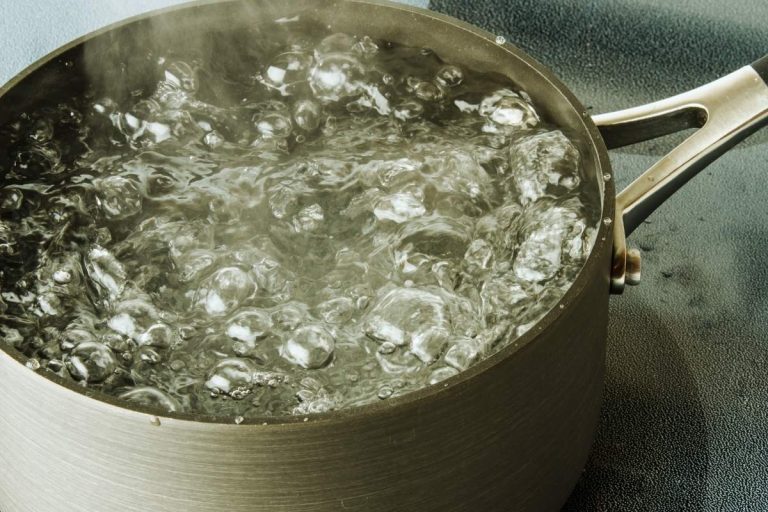 Une casserole sur le feu