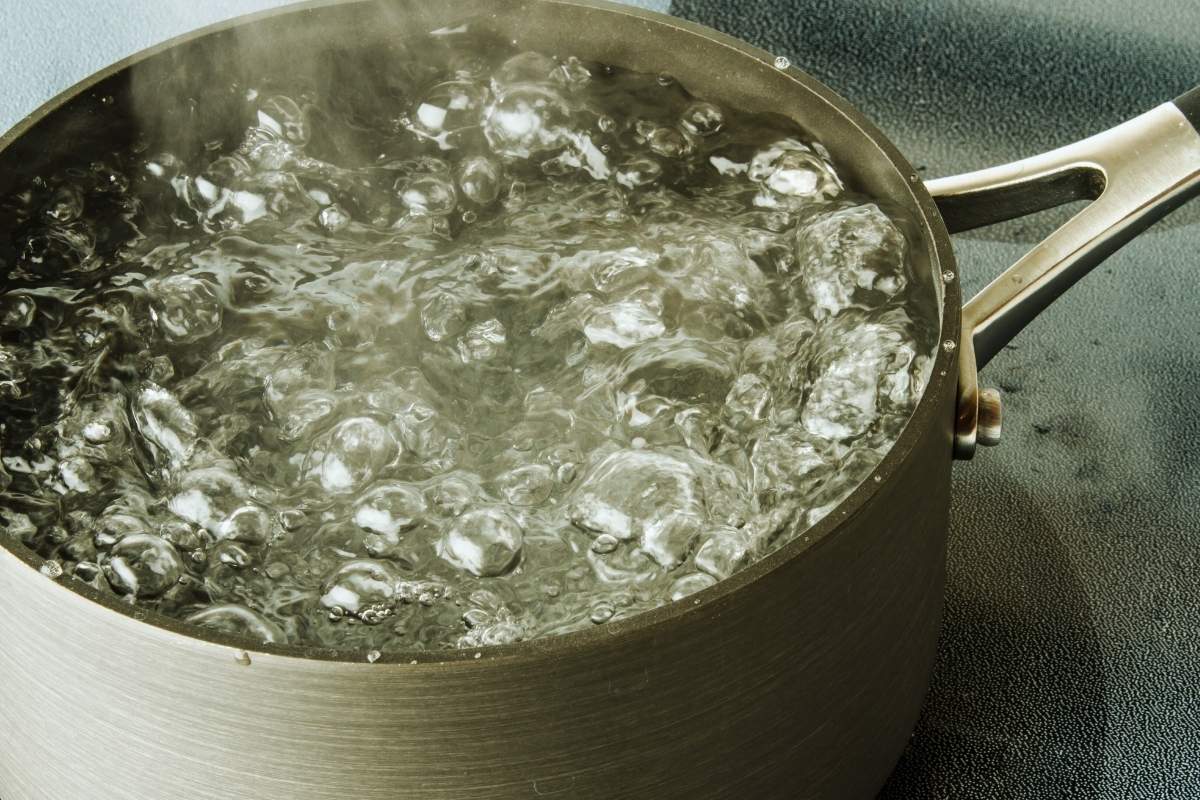 Une casserole sur le feu